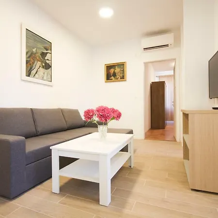 Goge Apartment *